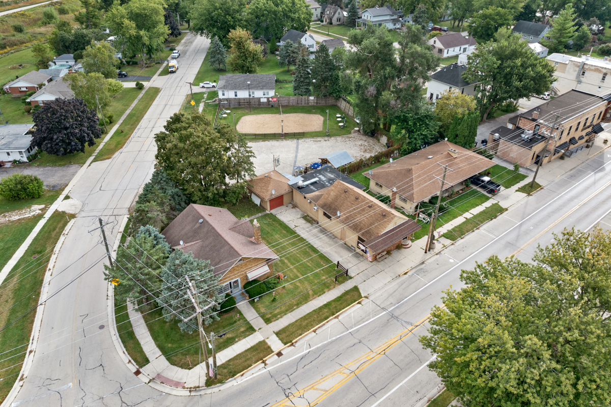 195 Main Street, Burlington, IL 60109