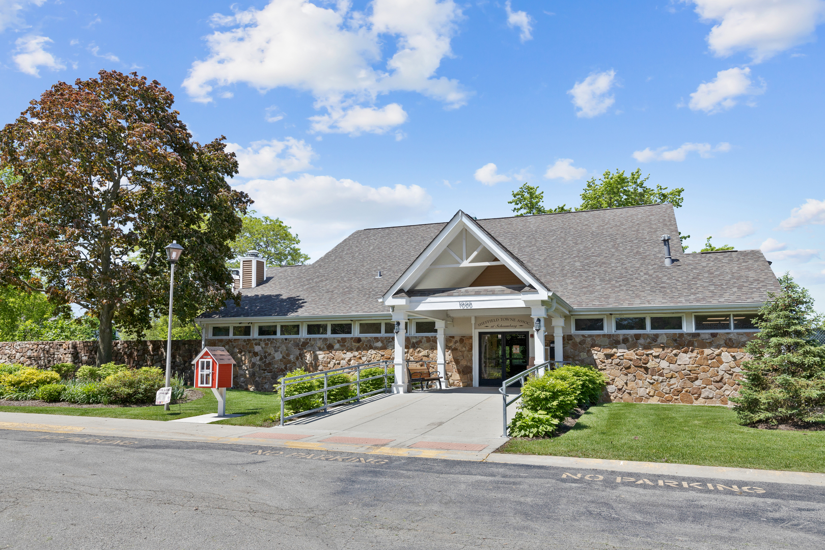 1919 Finchley Court, Schaumburg, IL 60194