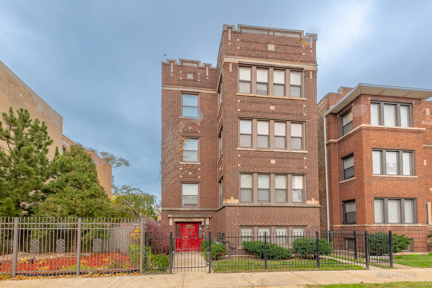 6819 Ridgeland Avenue, Chicago, IL 60649