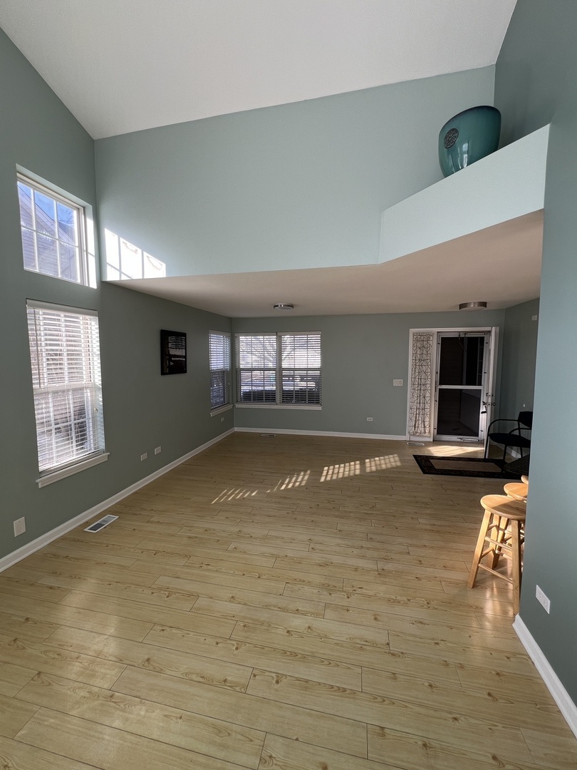 157 CONCORD Lane, Carol Stream, IL 60188