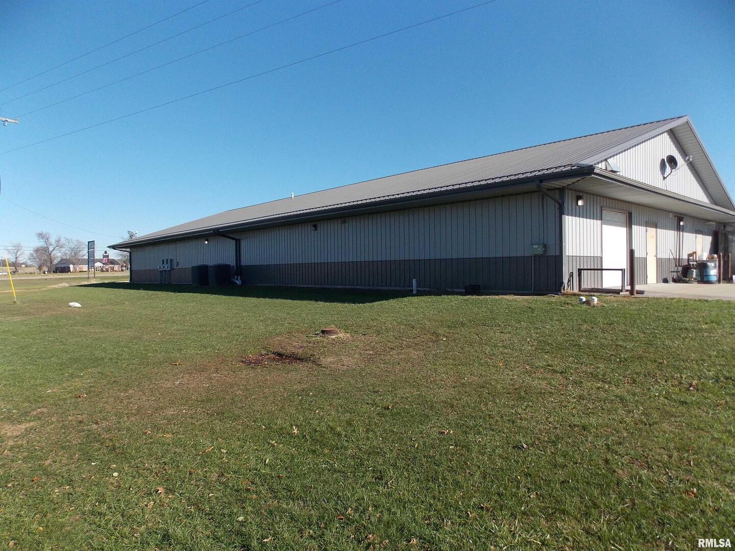 5 WILLIAMSON Drive, Fairfield, IL 62837