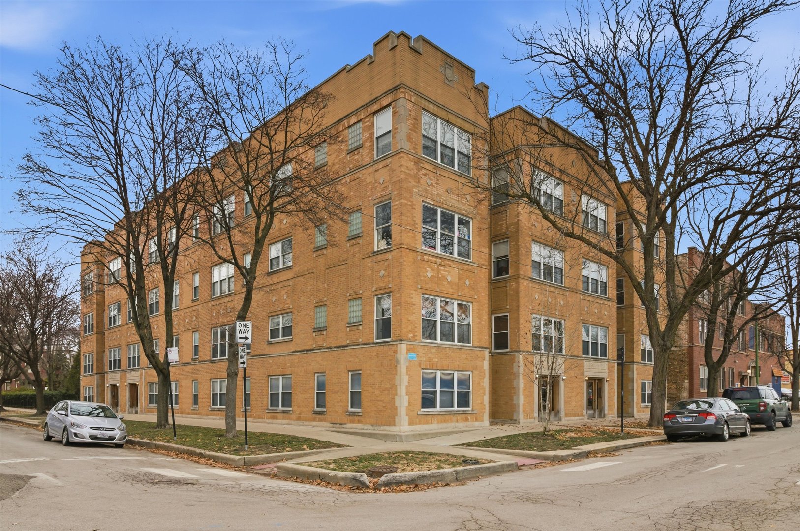 3808 Belle Plaine Avenue, Chicago, IL 60618