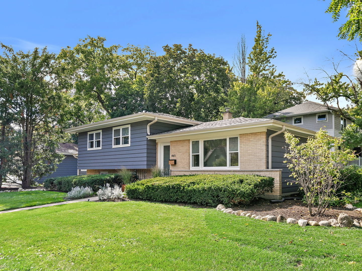 465 Cottage Avenue, Glen Ellyn, IL 60137