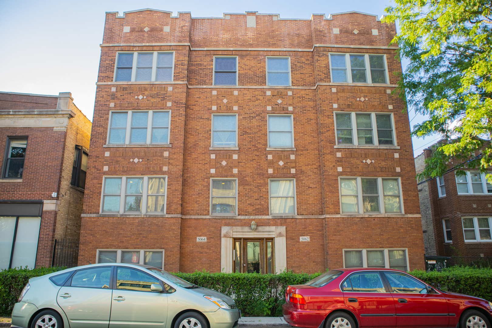 5062 Agatite Avenue, Chicago, IL 60630