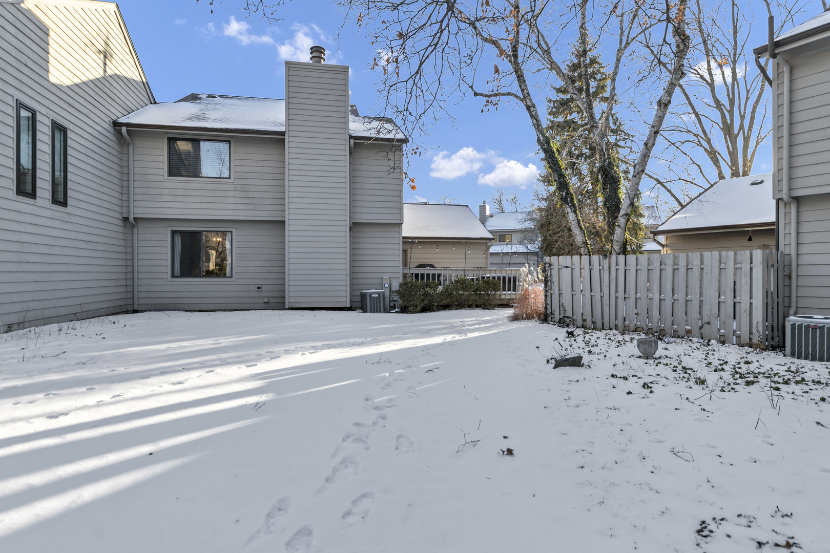 1527 Kirkwood Drive, Geneva, IL 60134