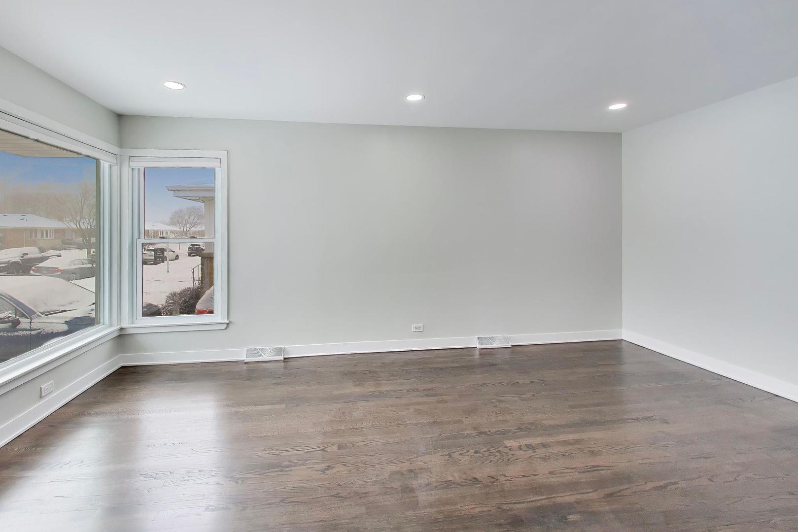 2431 Ernst Street, Franklin Park, IL 60131