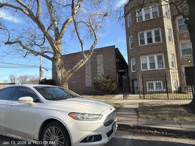 7915 Saginaw Avenue, Chicago, IL 60617