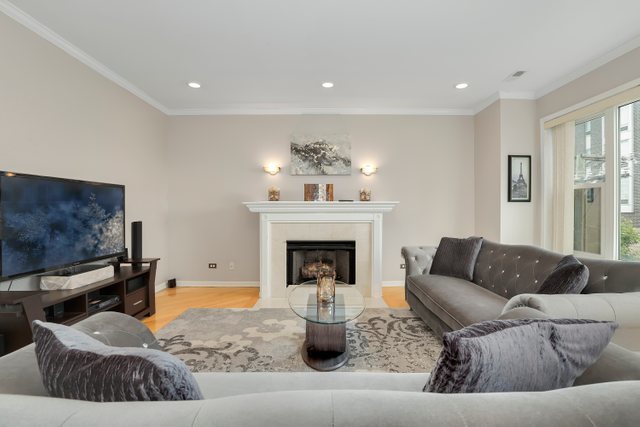 4714 Evans Avenue, Chicago, IL 60615