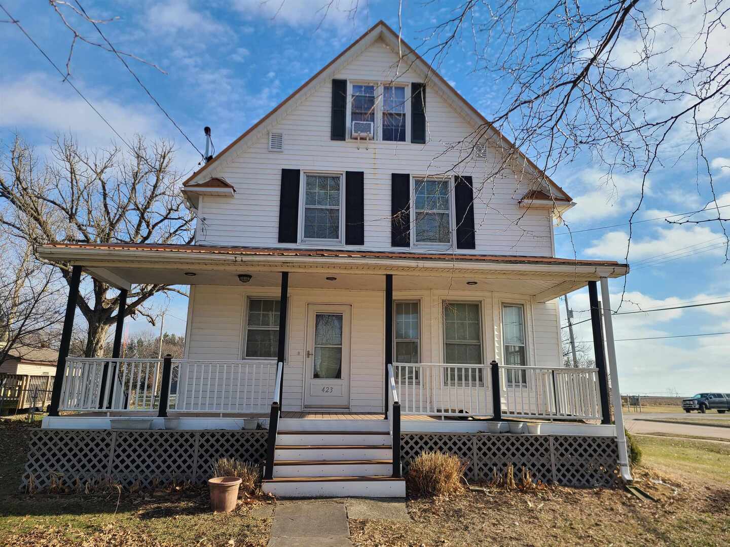 423 Grove Street, Walcott, IA 52773