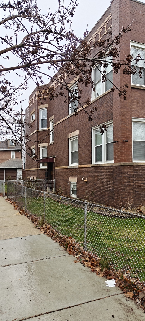4222 Laramie Avenue, Chicago, IL 60641