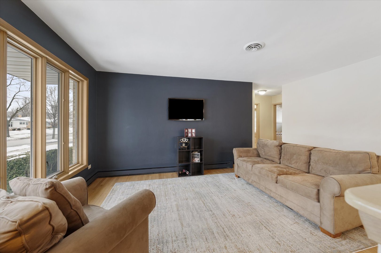 878 Parkside Avenue, Elmhurst, IL 60126