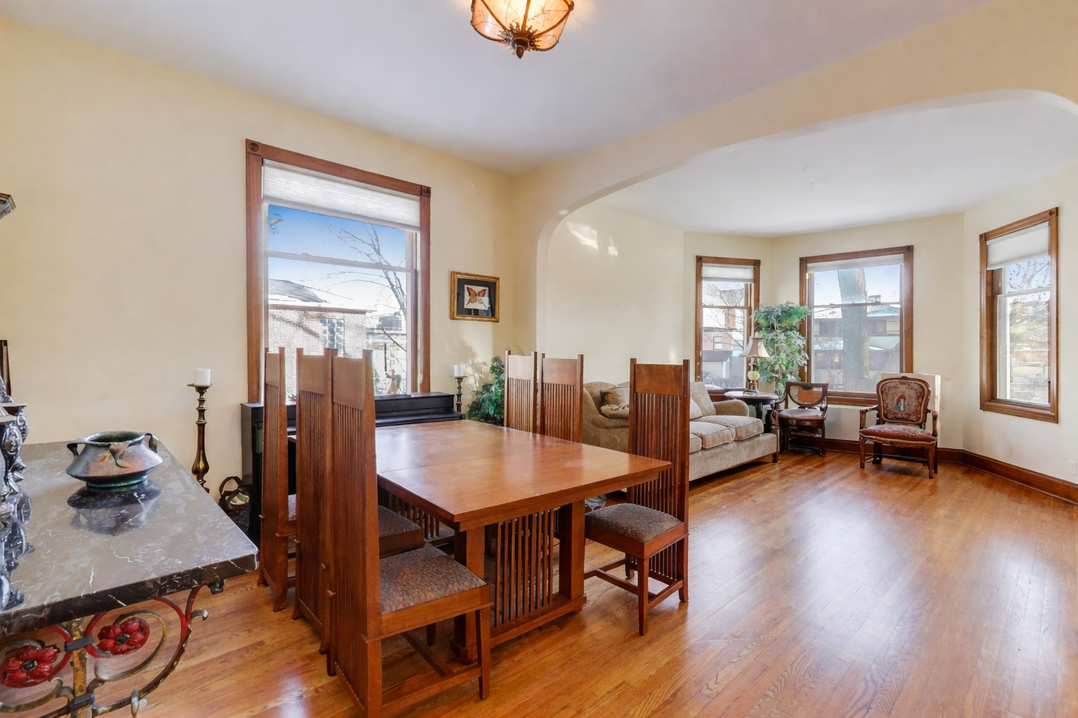 109 Grove Avenue, Oak Park, IL 60302