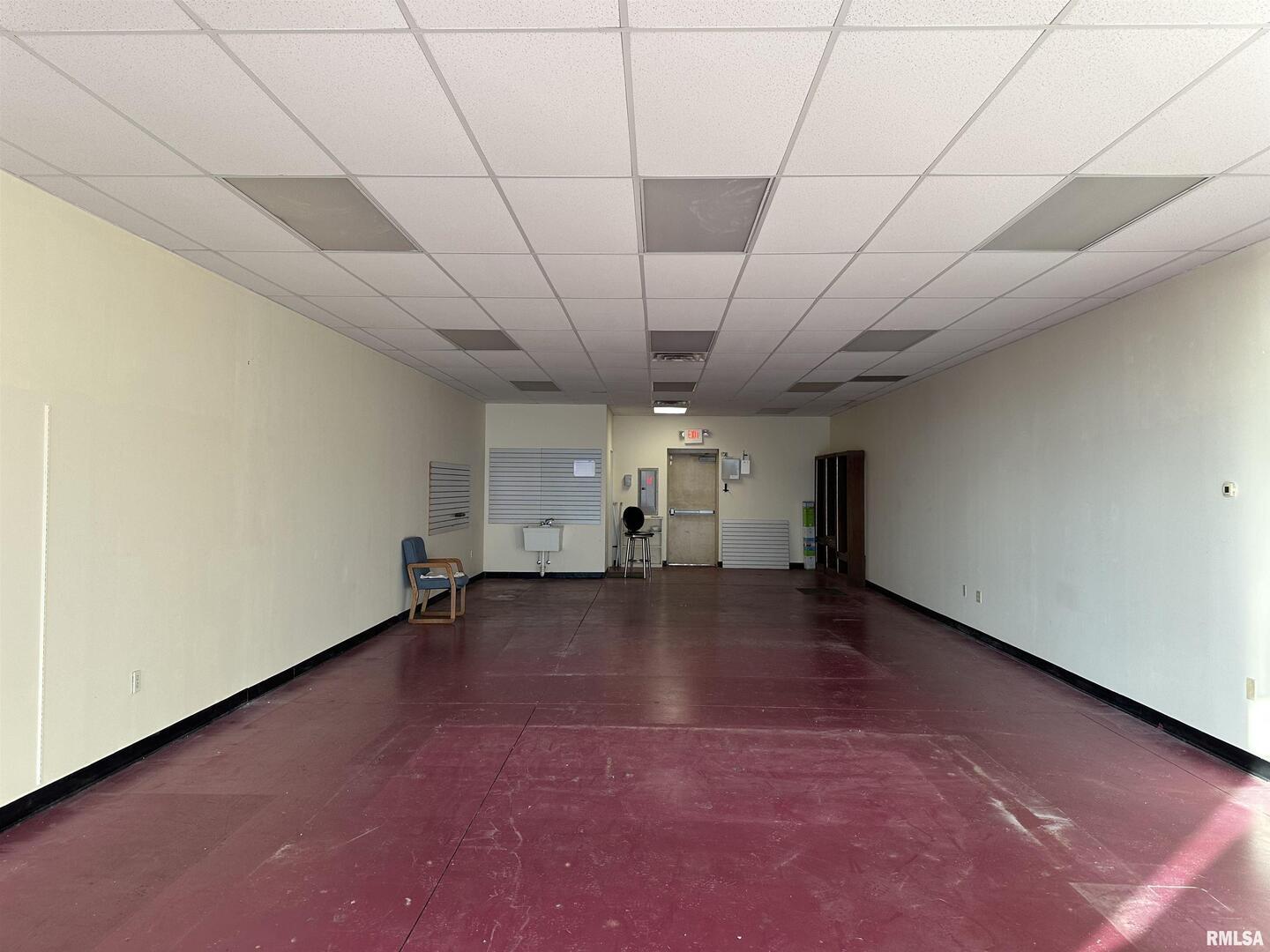 3502 Kimberly Rd Road, Davenport, IA 52806