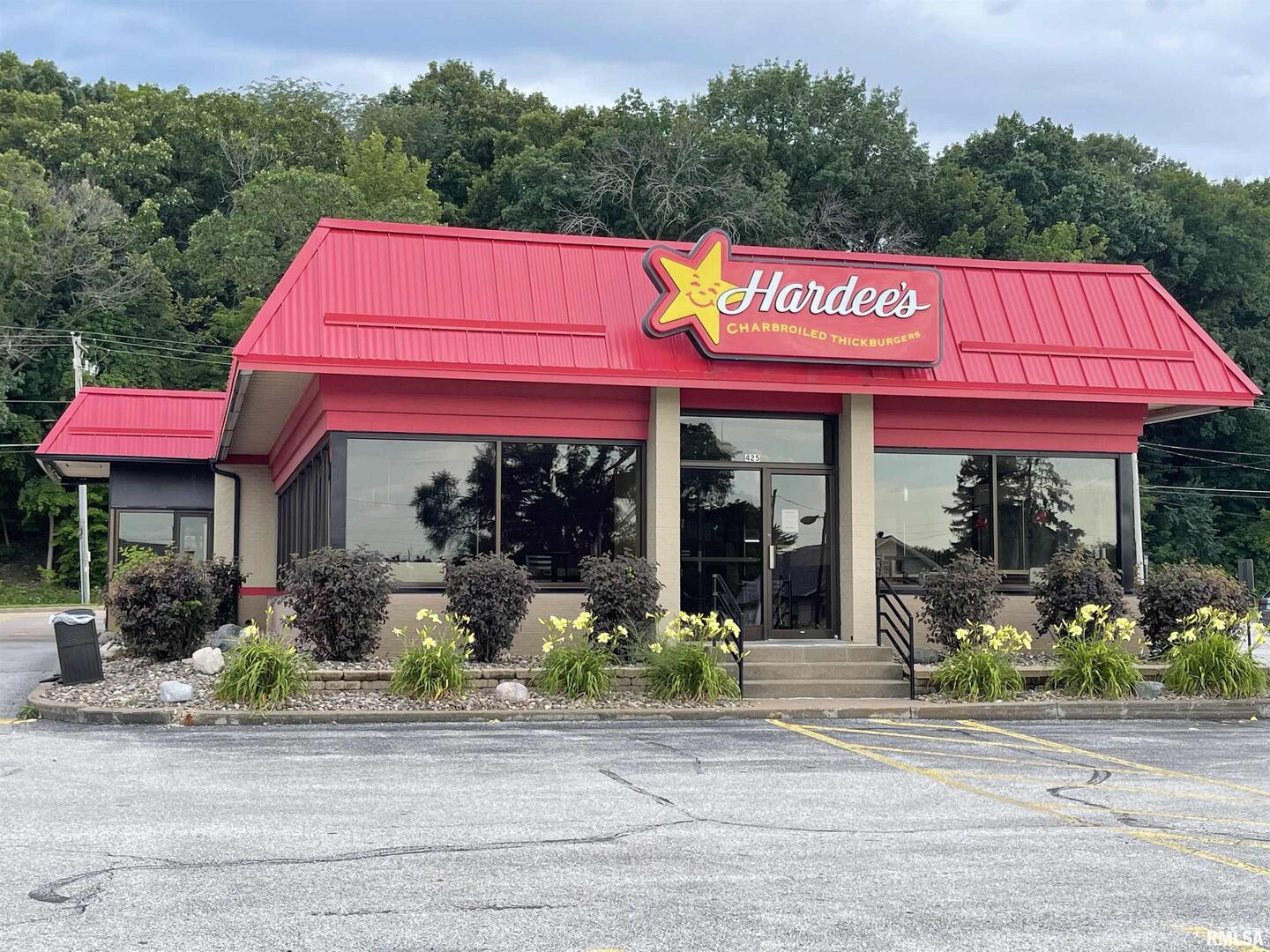 425 55TH Street, Moline, IL 61265