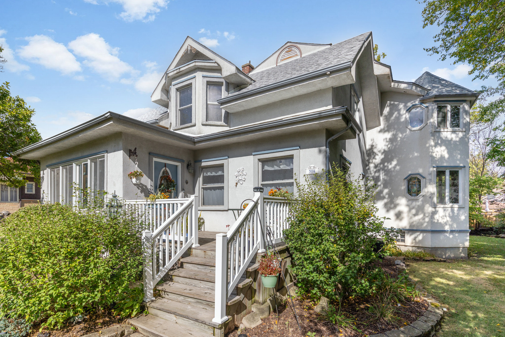 316 Highland Avenue, Villa Park, IL 60181