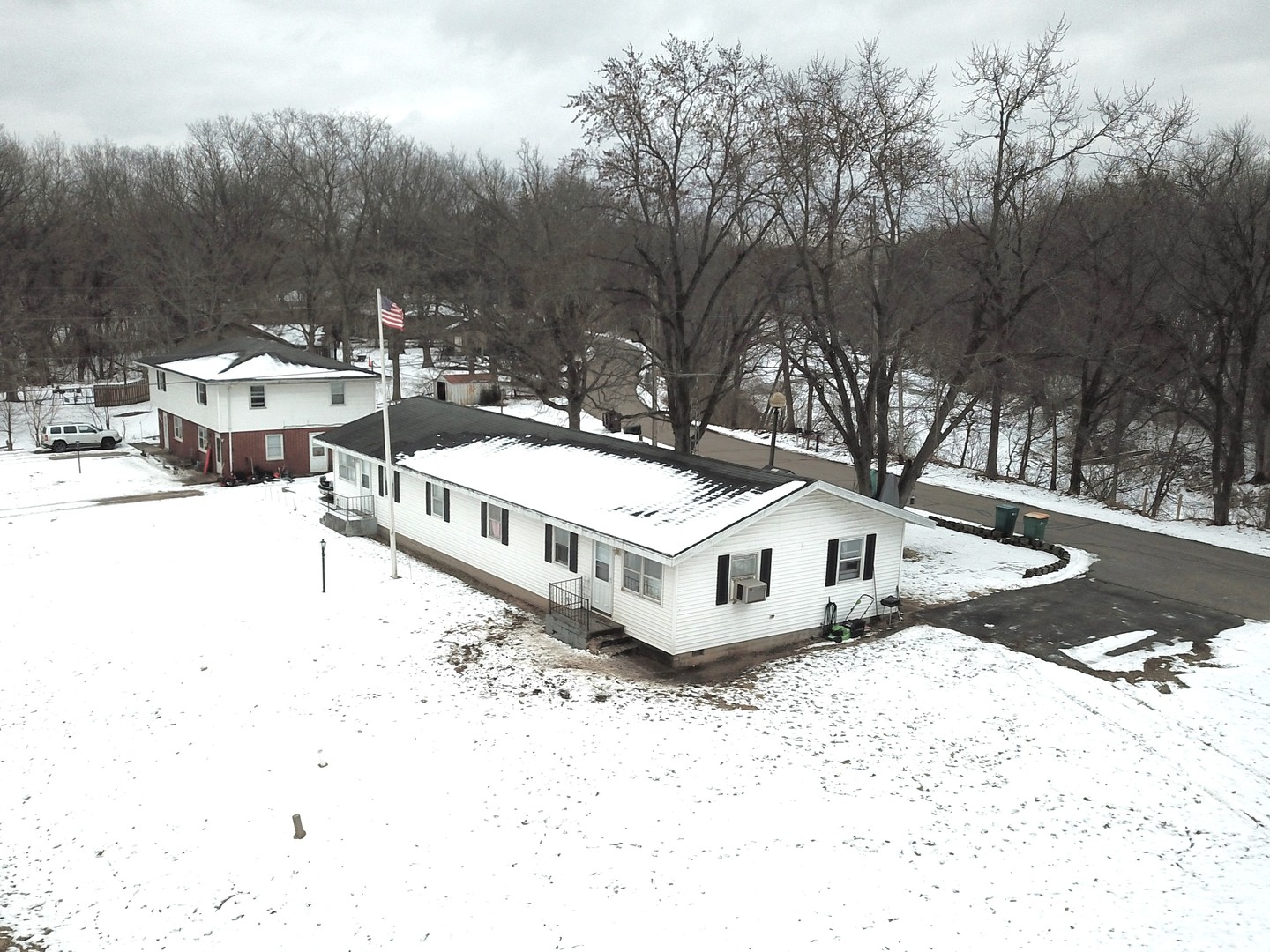 1950 Old Pine Bluff Road, Morris, IL 60450