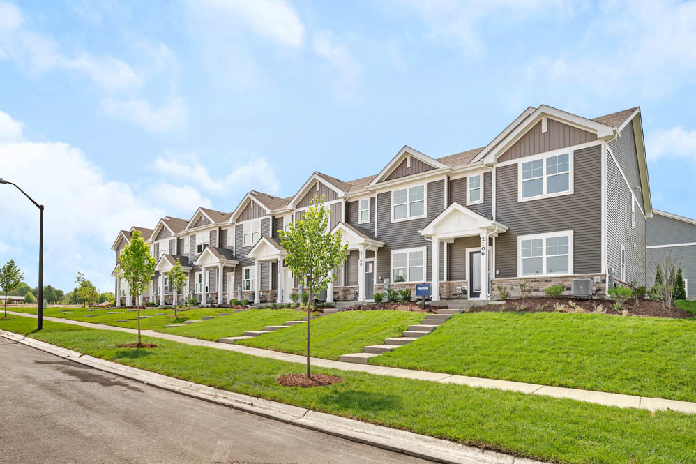 2246 Barbera Drive, Oswego, IL 60543