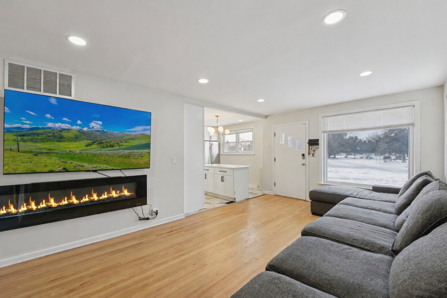 4137 Ruby Street, Schiller Park, IL 60176