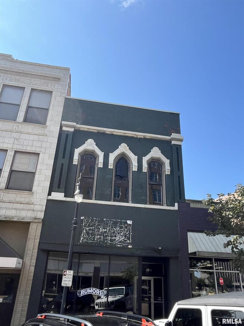 1704 2ND Avenue, Rock Island, IL 61201