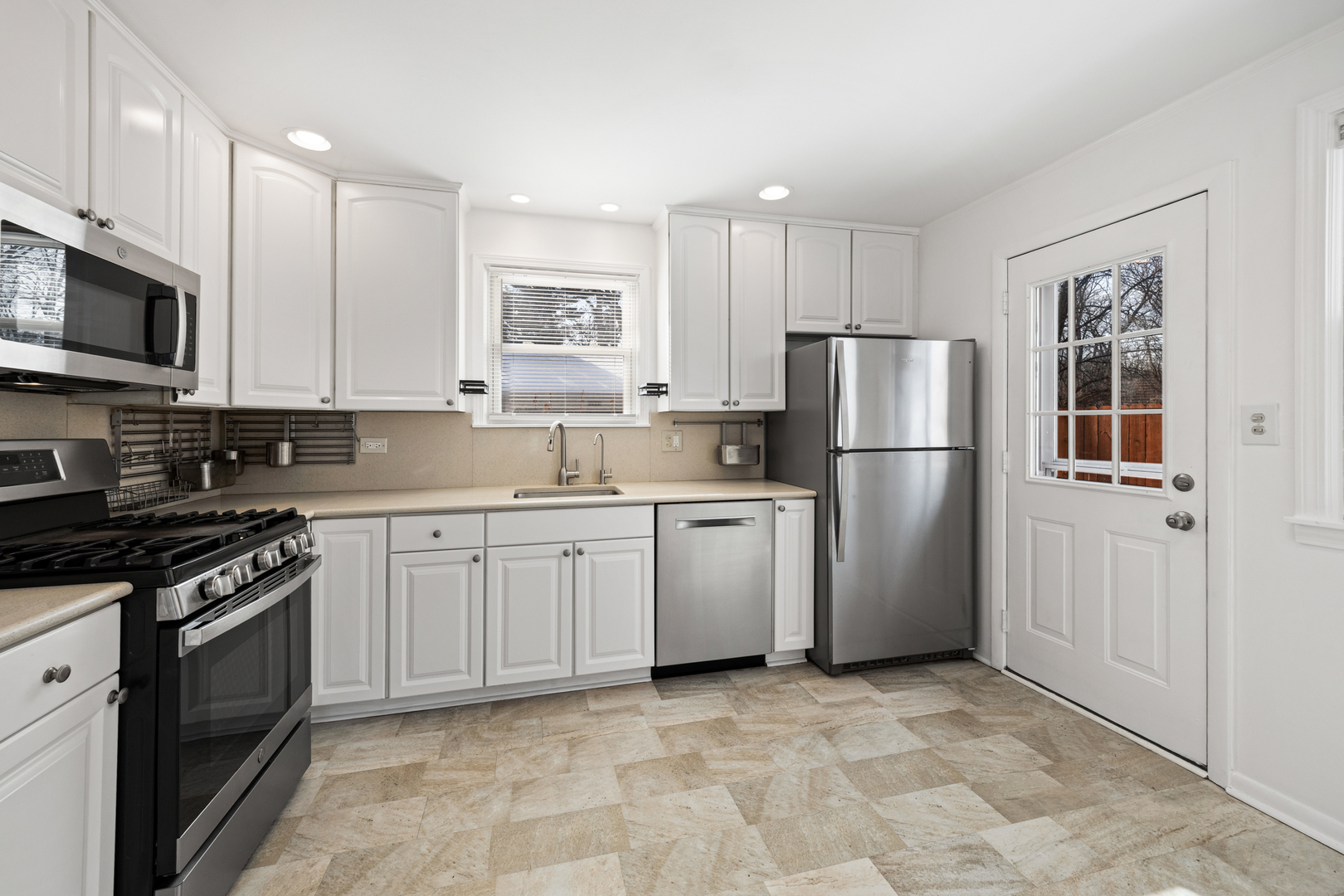 41 Hackberry Lane, Glenview, IL 60025