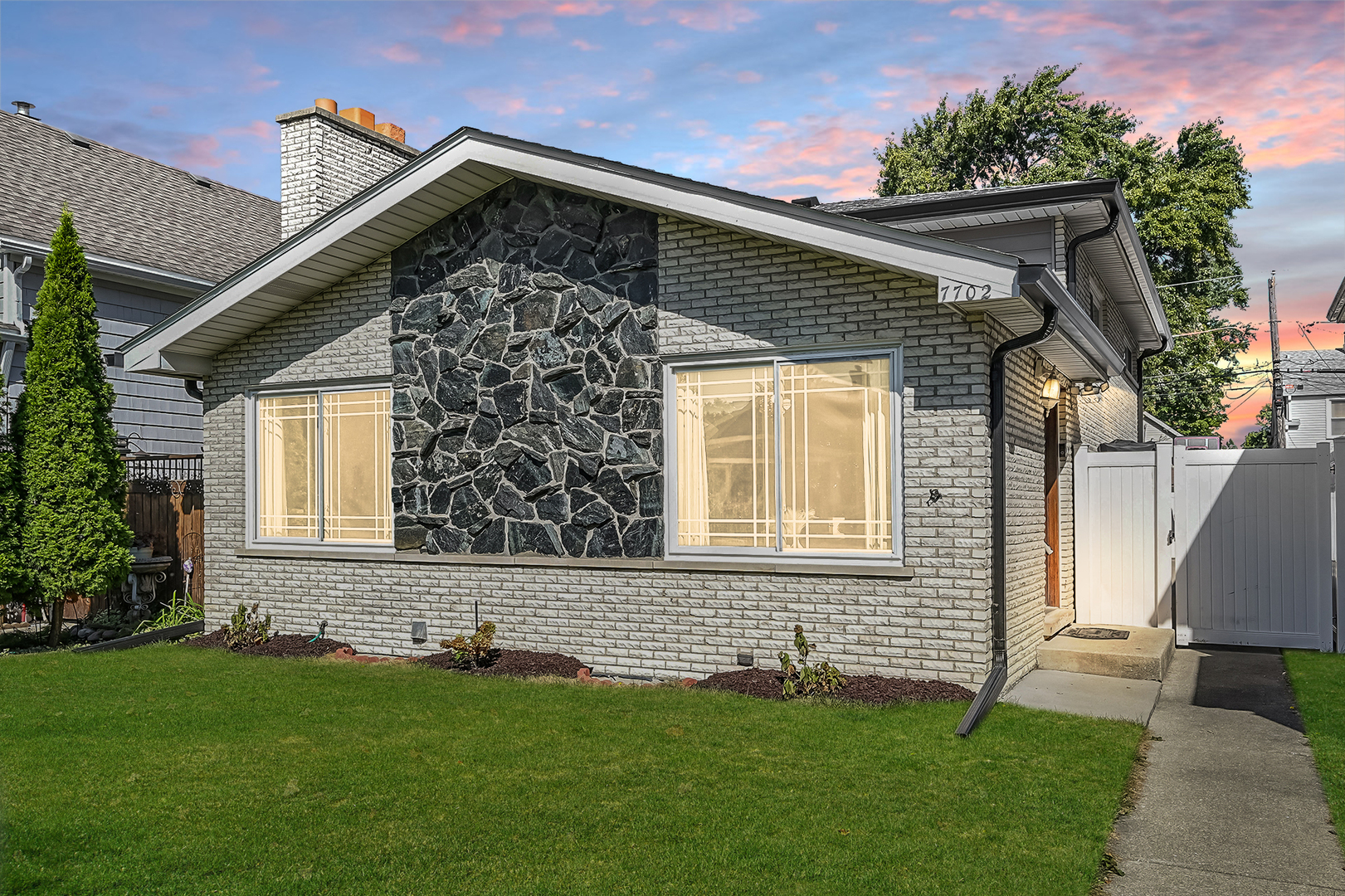 7702 66th Street, Bedford Park, IL 60501