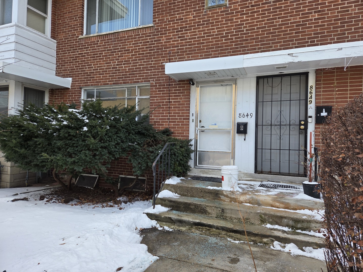 8649 Niles Center Road, Skokie, IL 60077