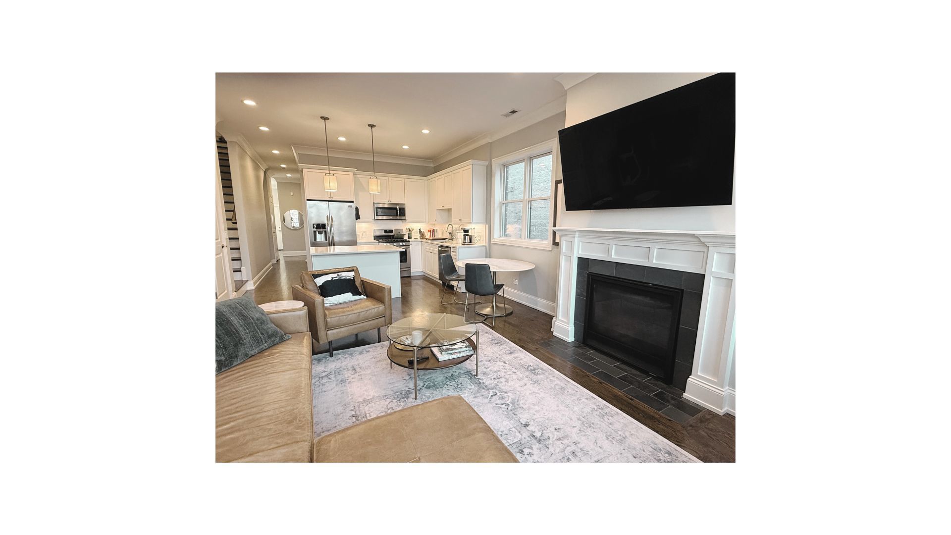 1419 Roscoe Street, Chicago, IL 60657