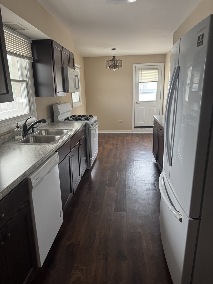 17 Park Street, Mundelein, IL 60060