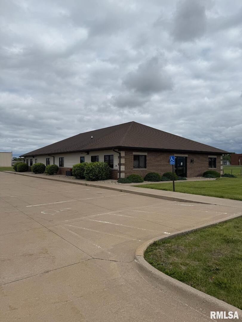 1001 North G Street Street, Monmouth, IL 61452