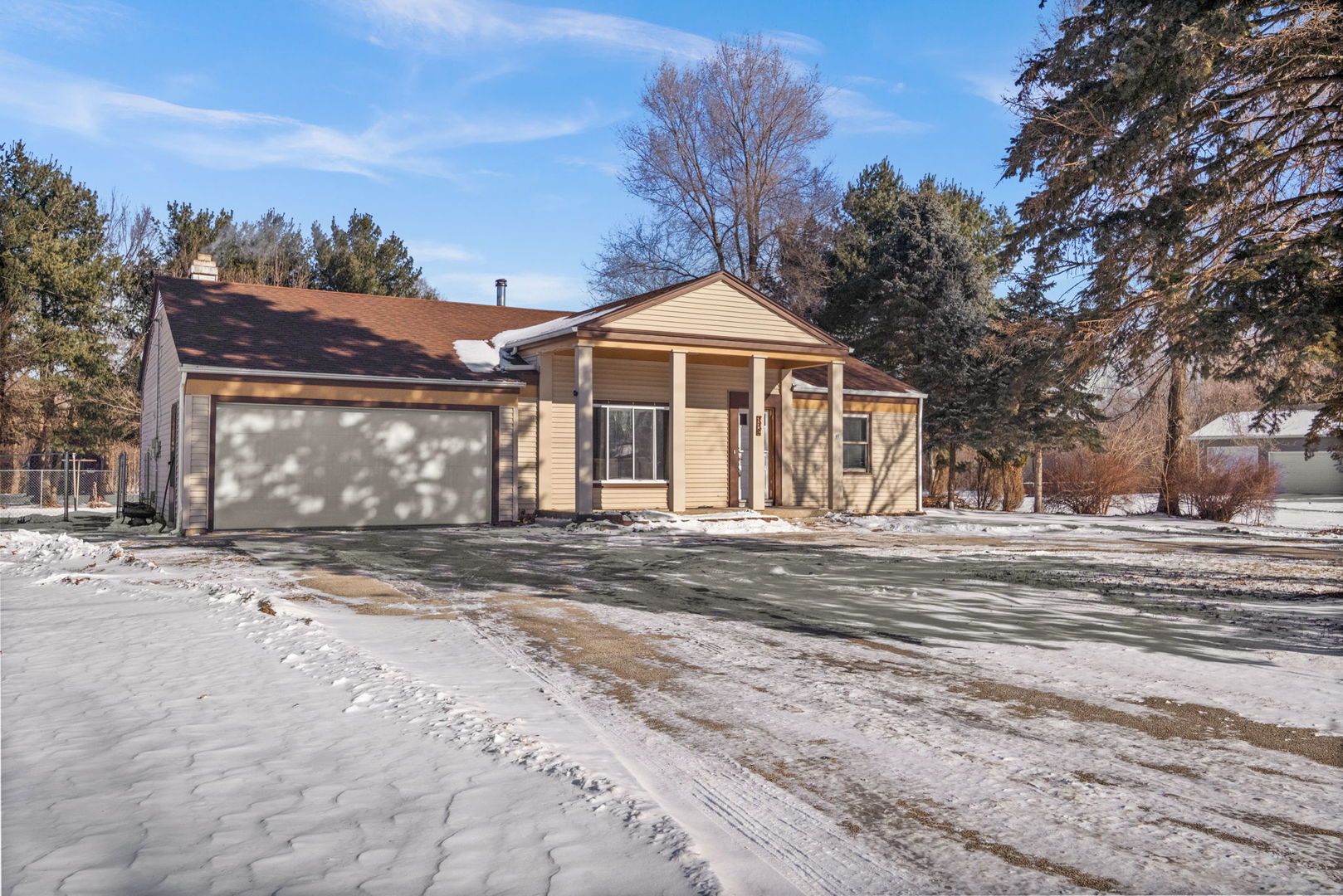 350 8th Avenue, Marengo, IL 60152