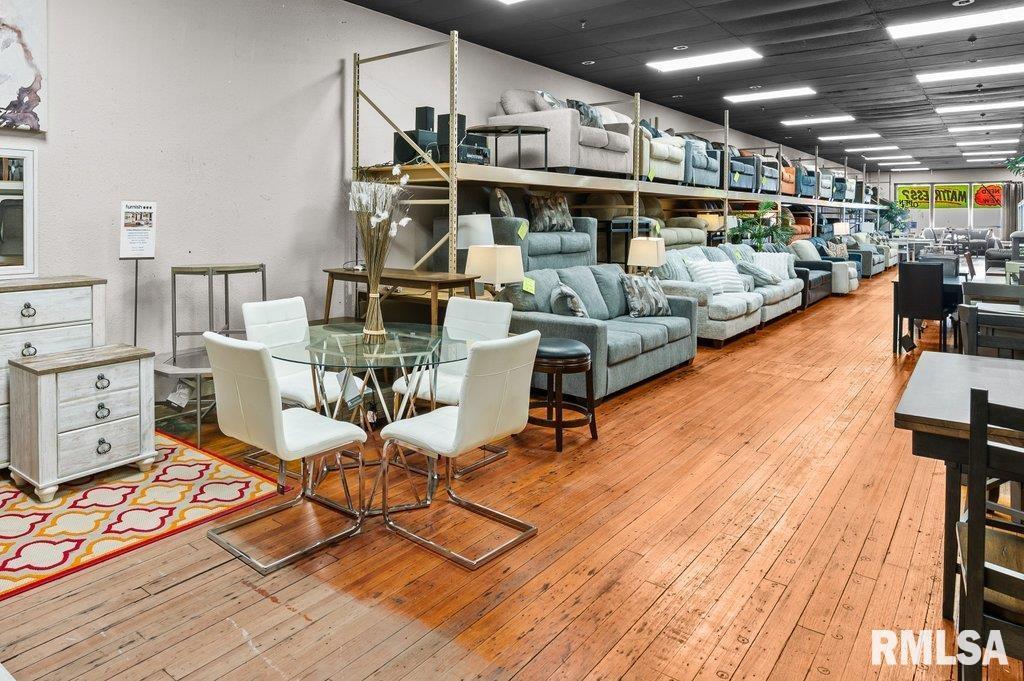 825 4TH Street, Davenport, IA 52802