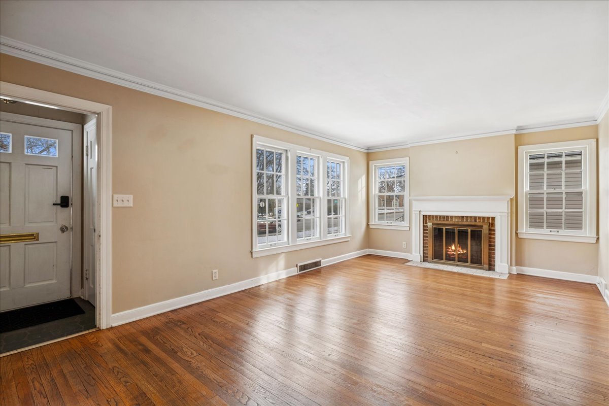 78 Edison Avenue, Elgin, IL 60123