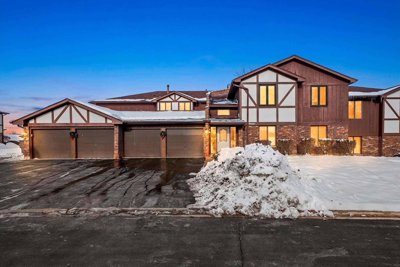 9748 Mill Drive, Palos Park, IL 60464