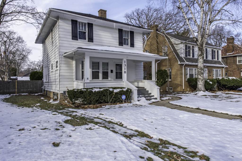 1318 Jackson Street, Waukegan, IL 60085