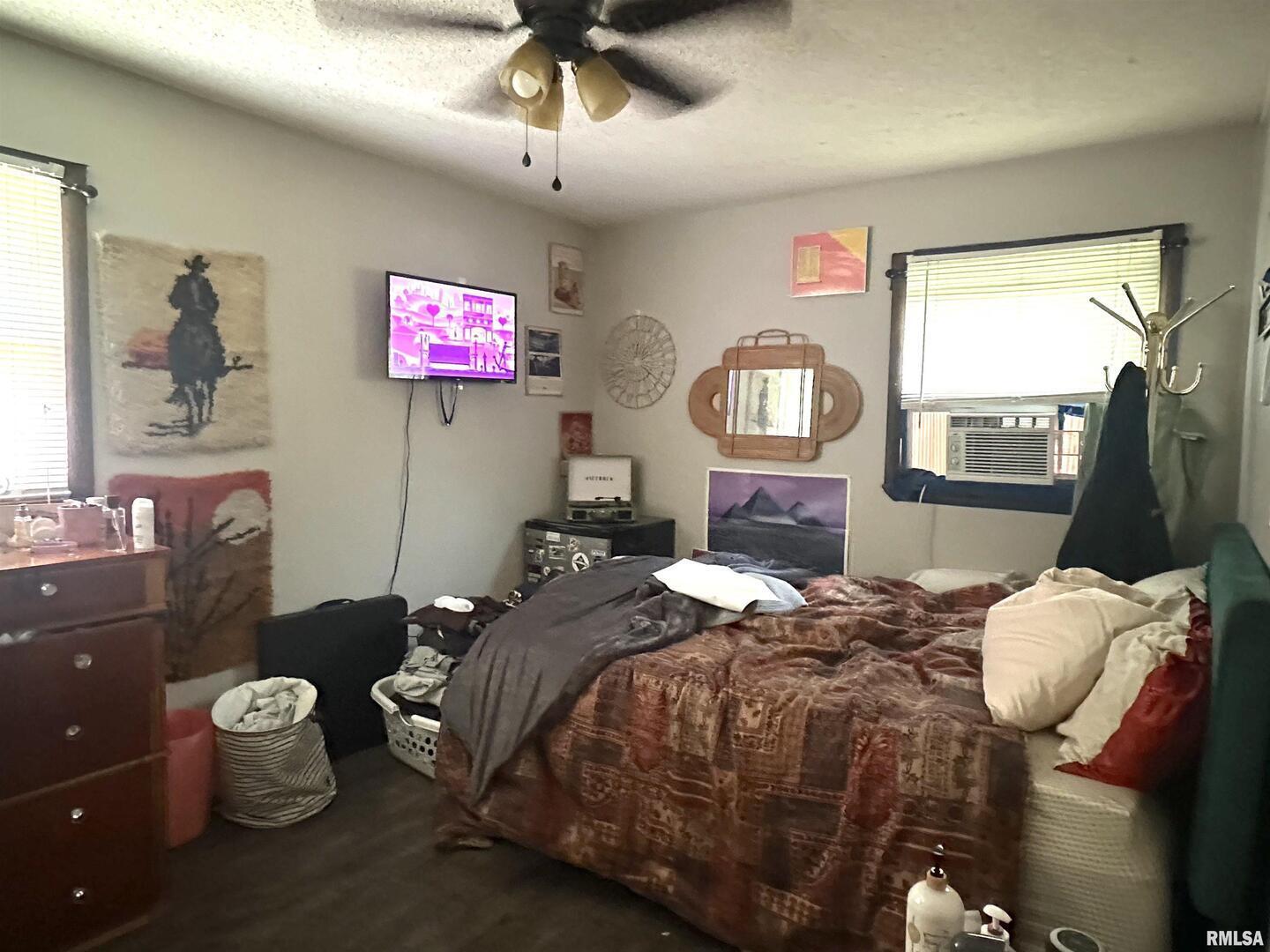 1034 CEDAR CREEK Road, Makanda, IL 62958