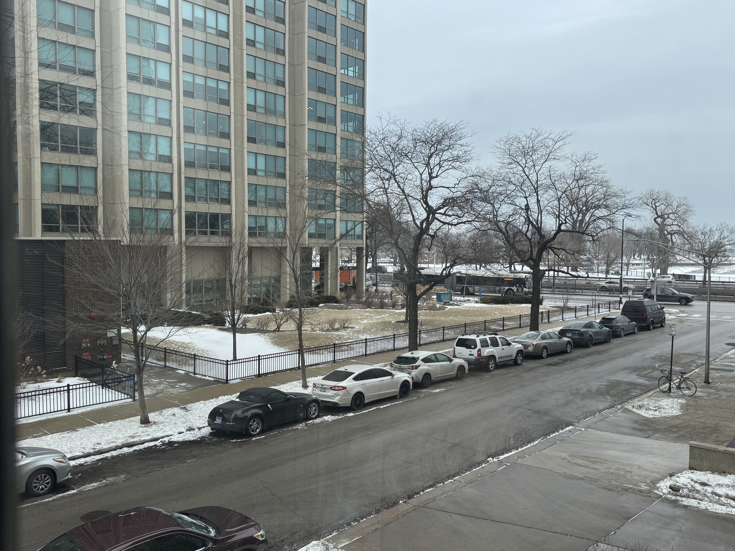 525 HAWTHORNE Place, Chicago, IL 60657