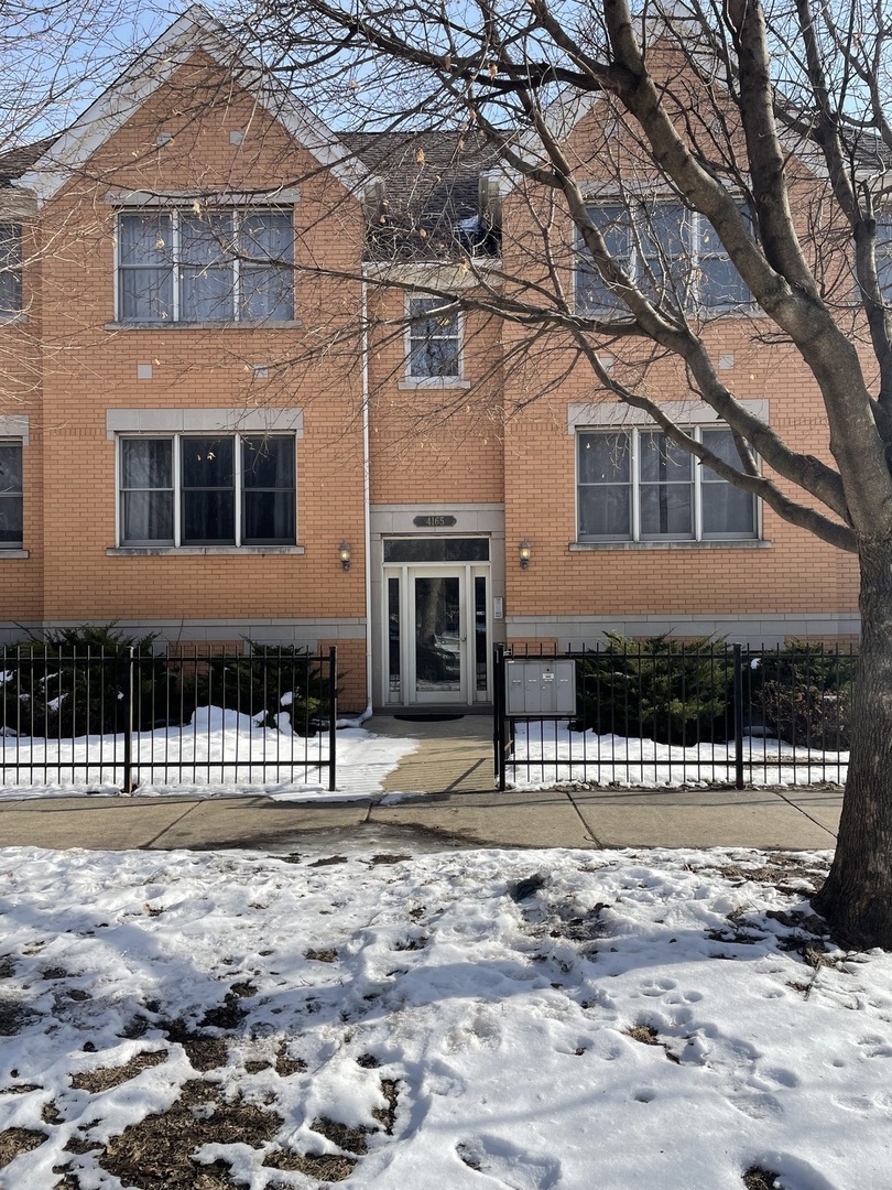 4165 Ellis Avenue, Chicago, IL 60653