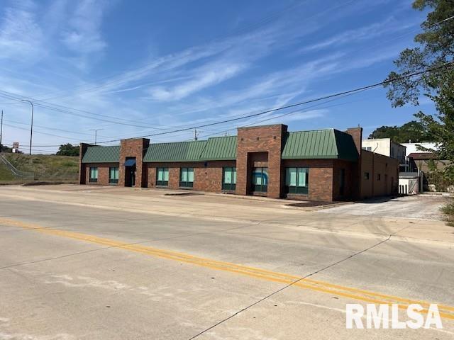 1414 MISSISSIPPI Boulevard, Bettendorf, IA 52722