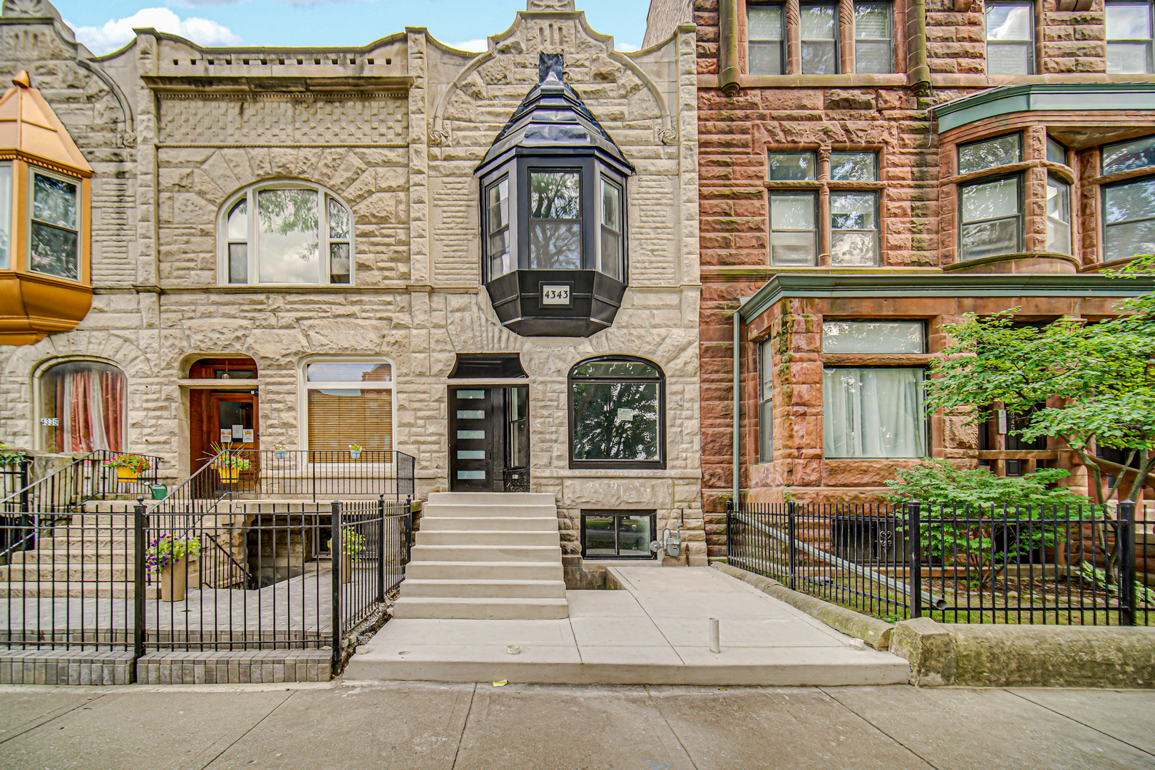4343 Ellis Avenue, Chicago, IL 60653