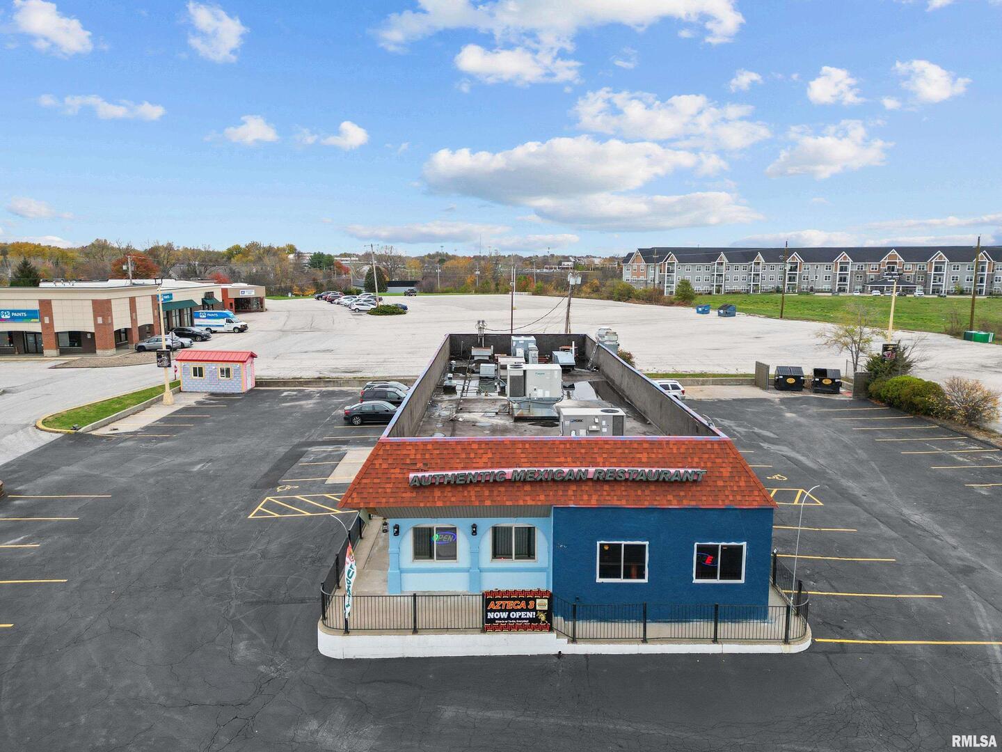 2400 SPRUCE HILLS Drive, Bettendorf, IA 52722