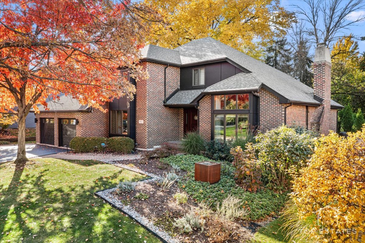 7612 Ridgewood Lane, Burr Ridge, IL 60527