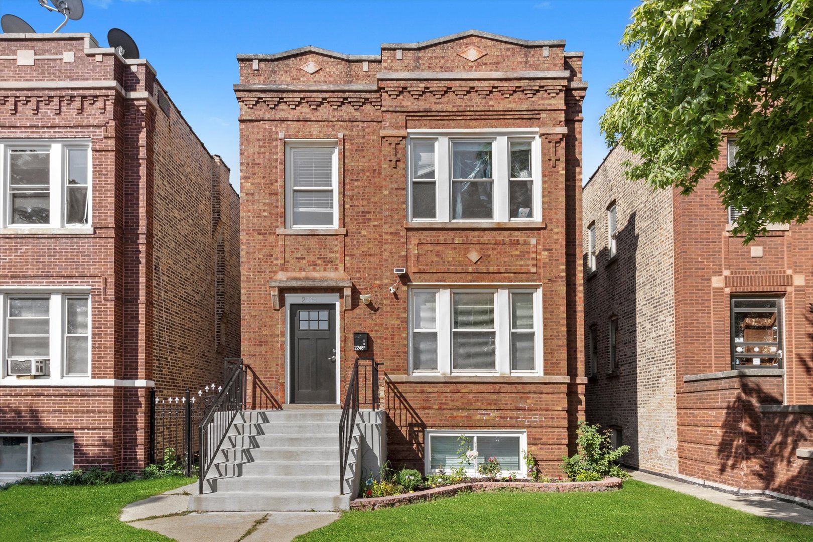2246 Leamington Avenue, Chicago, IL 60639