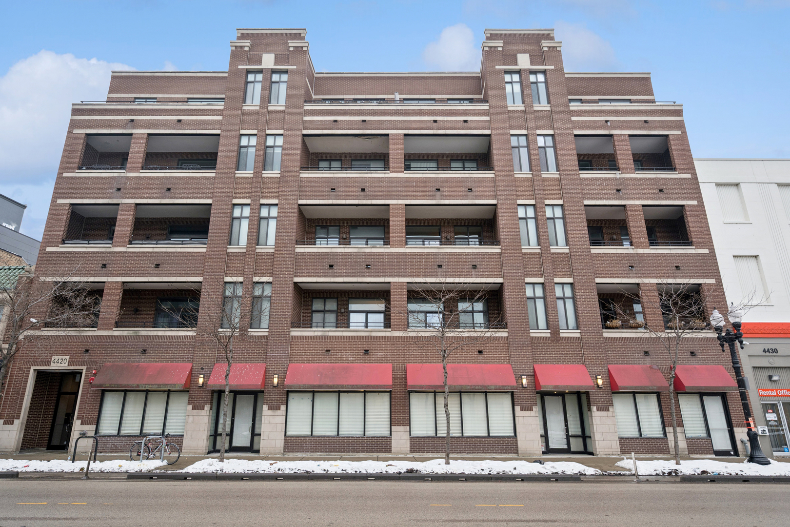 4422 Clark Street, Chicago, IL 60640