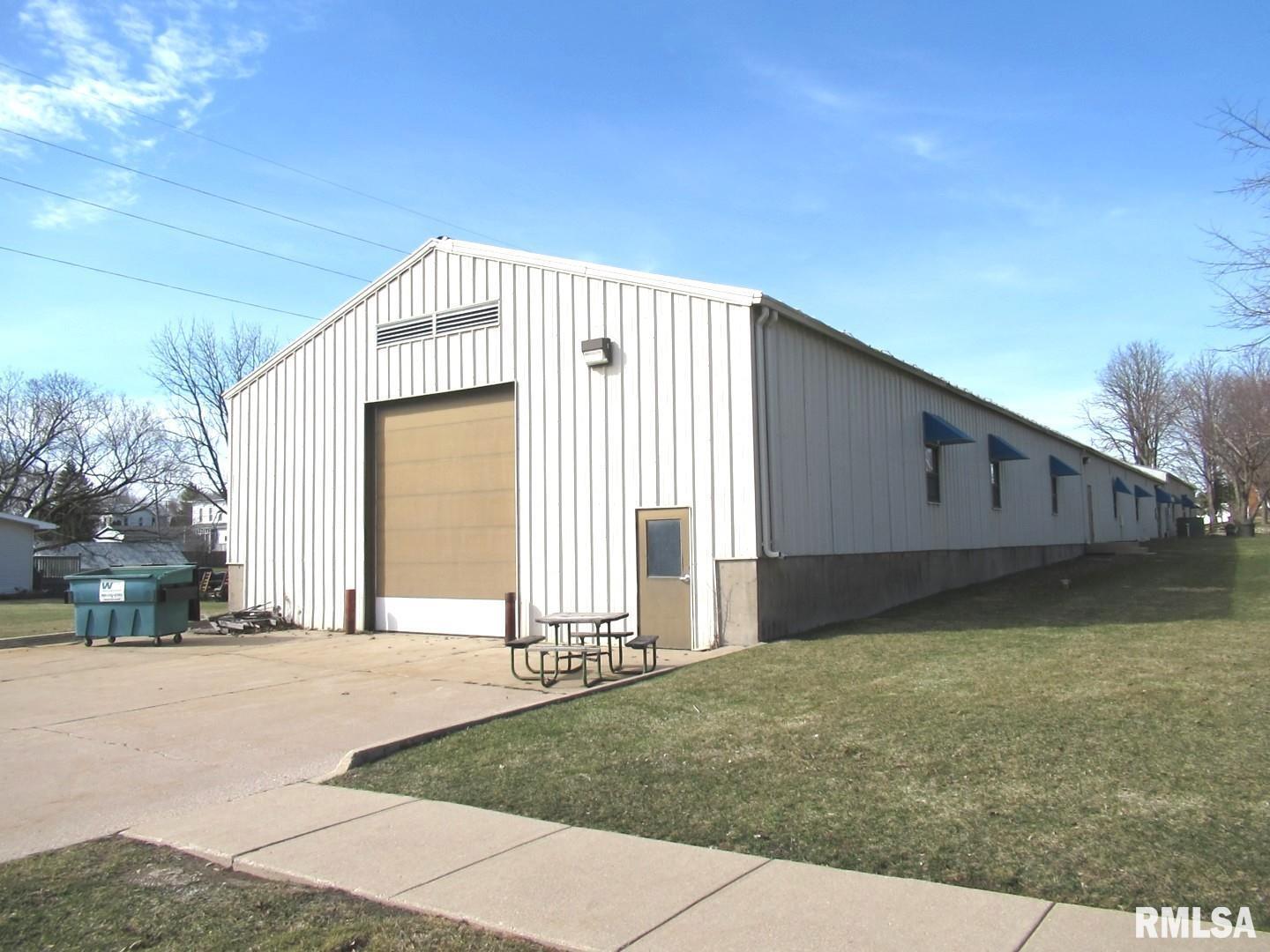 401 9TH Street, Tipton, IA 52772