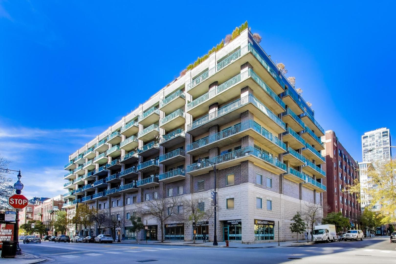 910 Madison Street, Chicago, IL 60607