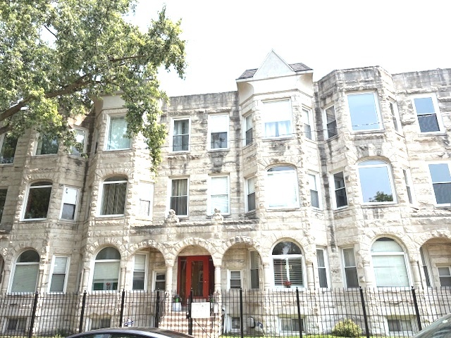 6553 University Avenue, Chicago, IL 60637