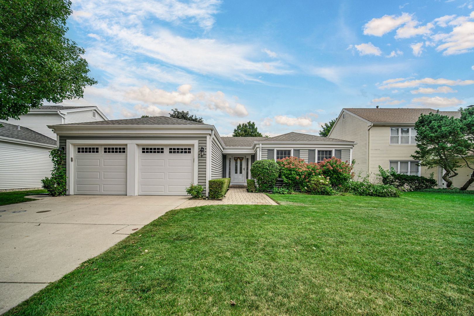 933 Shambliss Lane, Buffalo Grove, IL 60089