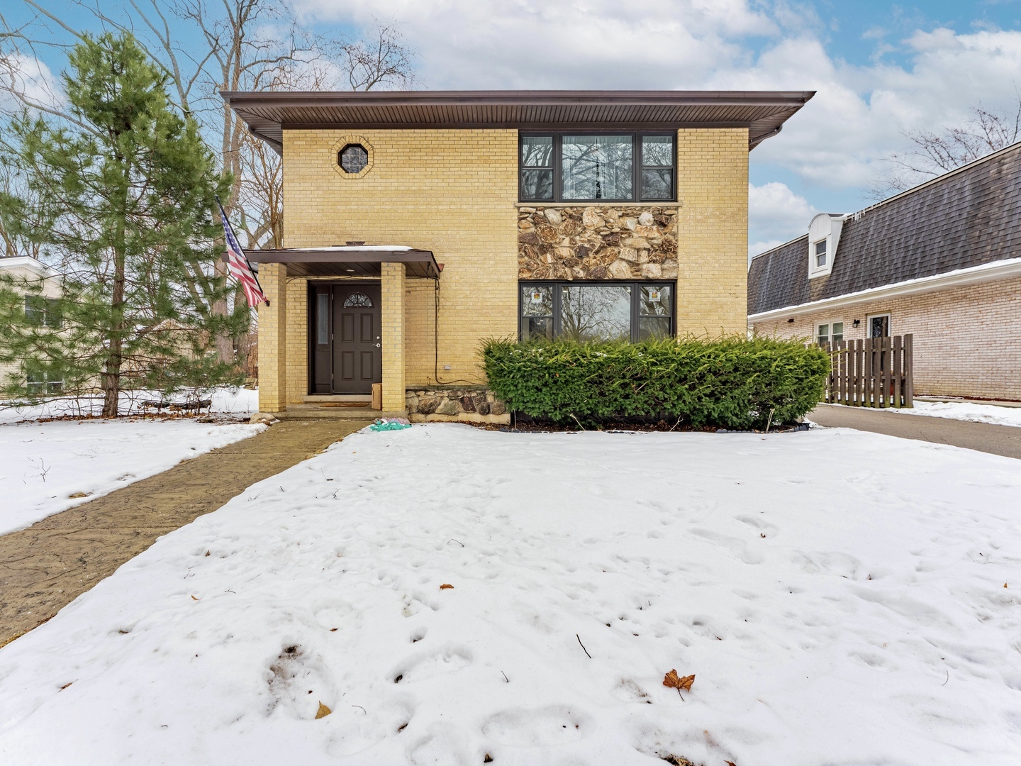 639 Mckinley Avenue, Arlington Heights, IL 60005