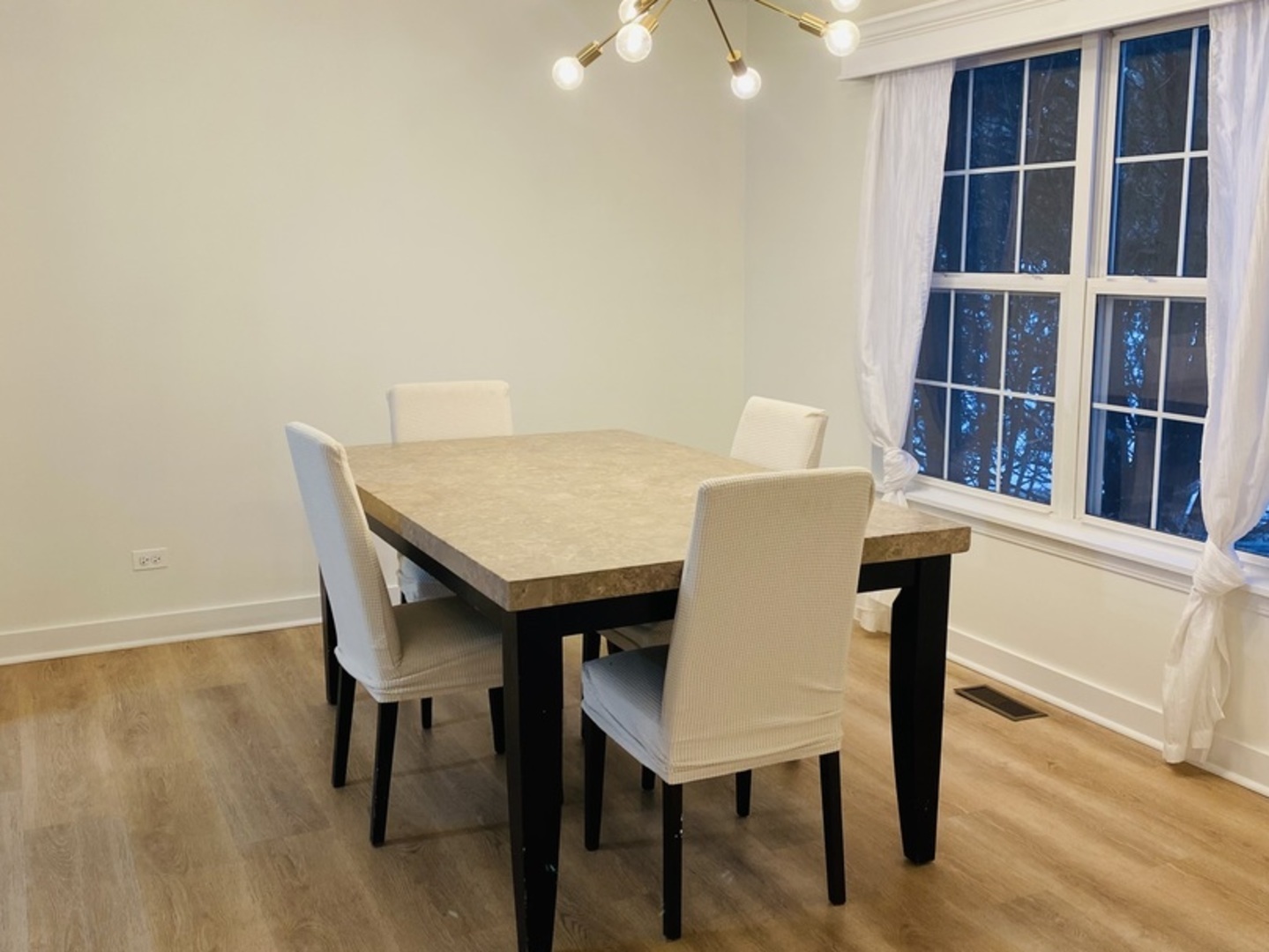 2745 Borkshire Lane, Aurora, IL 60502