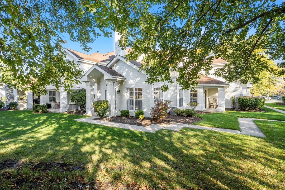 1320 Georgetown Drive, Batavia, IL 60510